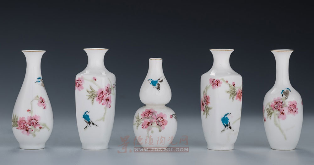 王恩懷《新彩花鳥(niǎo)瓶》藝術(shù)解析