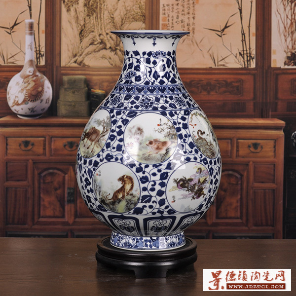 高檔仿古景德鎮(zhèn)陶瓷青花瓷花瓶客廳擺件大號福運(yùn)滿堂粉彩生肖擺設(shè)